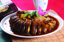 炖<a href=/shicai/shuichanpin/CaoYu/index.html target=_blank><u>草鱼</u></a>的做法