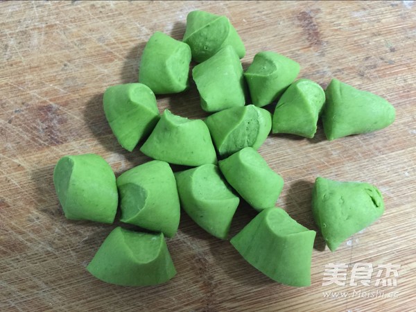 <a href=/shicai/shucai/BoCai/index.html target=_blank><u>菠菜</u></a>饺子的做法