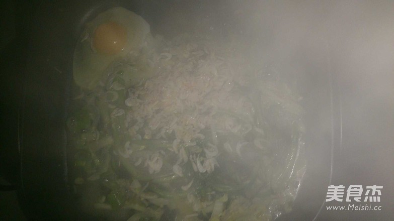 “莲花争霸”胡椒<a href=/shicai/mimian/MiFen/index.html target=_blank><u>米粉</u></a>的做法