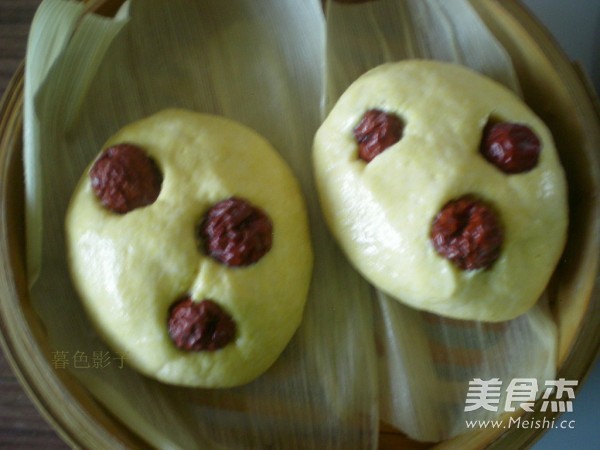 <a href=/shicai/mimian/YuMiMian/index.html target=_blank><u><a href=/shicai/mimian/YuMi/index.html target=_blank><u>玉米</u></a>面</u></a><a href=/shicai/guopin/Zao/index.html target=_blank><u>枣</u></a>馍馍的做法