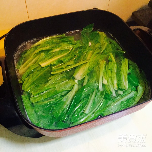 <a href=/shicai/shucai/YouCai/index.html target=_blank><u>油菜</u></a>云吞面的做法