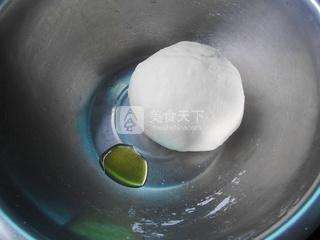 迷你<a href=/shicai/rouqin/PeiGen/index.html target=_blank><u>培根</u></a><a href=/shicai/rouqin/AnChun/index.html target=_blank><u>鹌鹑</u></a>蛋披萨