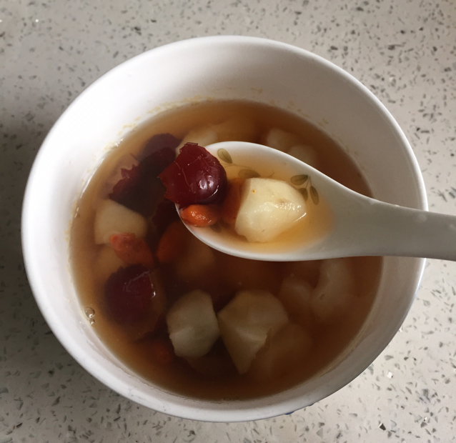 红<a href=/shicai/guopin/Zao/index.html target=_blank><u>枣</u></a>马蹄红糖水