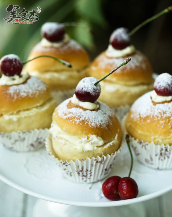 樱<a href=/shicai/guopin/Tao/index.html target=_blank><u>桃</u></a><a href=/shicai/mimian/NaiYou/index.html target=_blank><u>奶油</u></a>小餐包CH.jpg