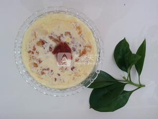 <a href=/shicai/mimian/NiuNai/index.html target=_blank><u>牛奶</u></a><a href=/shicai/guopin/Tao/index.html target=_blank><u>桃</u></a>胶蒸蛋