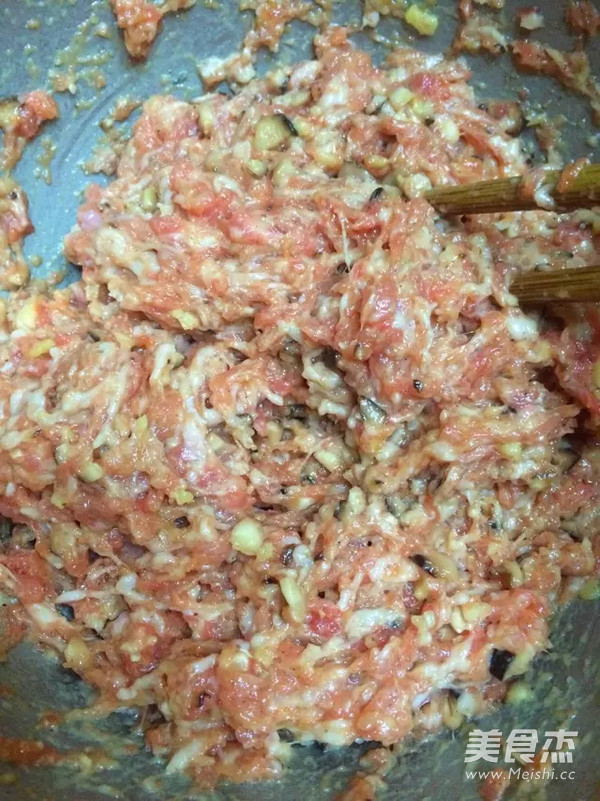 蒸<a href=/shicai/mimian/HeiMi/index.html target=_blank><u>黑米</u></a>丸子的做法