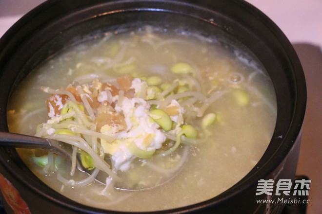 <a href=/shicai/shucai/HuangDouYa/index.html target=_blank><u><a href=/shicai/mimian/HuangDou/index.html target=_blank><u>黄豆</u></a>芽</u></a>明太鱼汤的做法