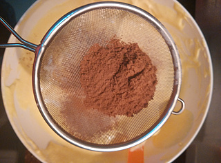 长颈鹿<a href=zt/qifengdg target=_blank><u>戚风蛋糕</u></a>卷