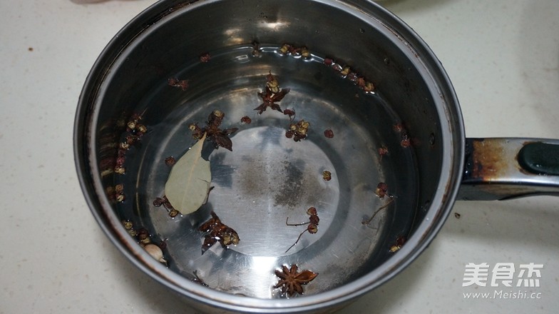 香卤<a href=/shicai/rouqin/AnChun/index.html target=_blank><u>鹌鹑</u></a>蛋的做法