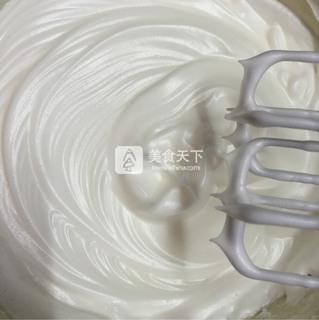 <a href=/shicai/guopin/ManYueMei/index.html target=_blank><u>蔓越莓</u></a>戚风