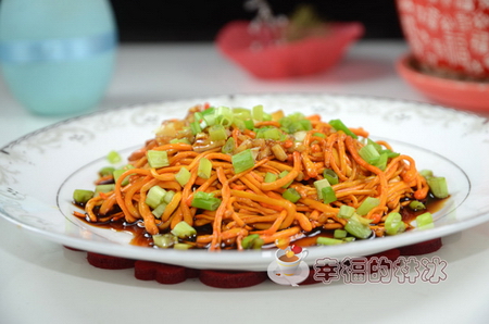 <a href=/shicai/diaoweipin/CongYou/index.html target=_blank><u>葱油</u></a>虫草花