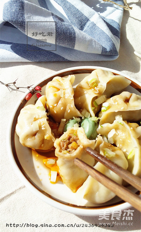 <a href=/shicai/shucai/BaiCai/index.html target=_blank><u>白菜</u></a>虾仁水饺的做法