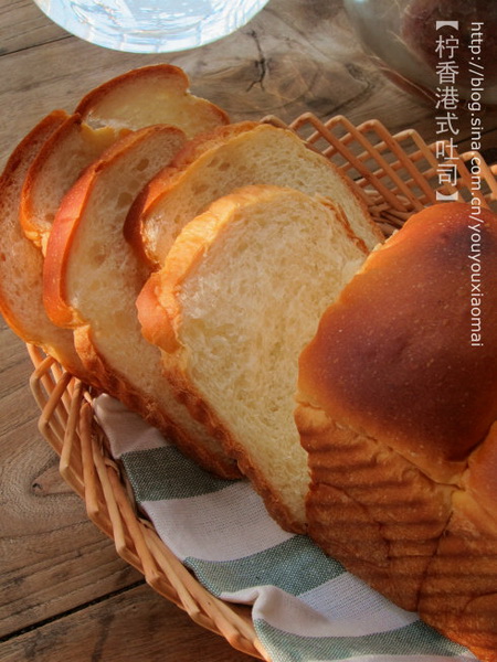 青柠港式<a href=/shicai/mimian/TuSi/index.html target=_blank><u>吐司</u></a>的做法