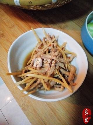 <a href=/shicai/shucai/QingCai/index.html target=_blank><u>青菜</u></a>肉丝面