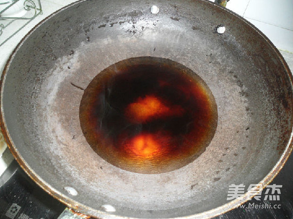 <a href=/shicai/diaoweipin/CongYou/index.html target=_blank><u>葱油</u></a>拌面的做法