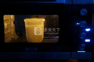 自制<a href=/shicai/mimian/SuanNai/index.html target=_blank><u>酸奶</u></a>