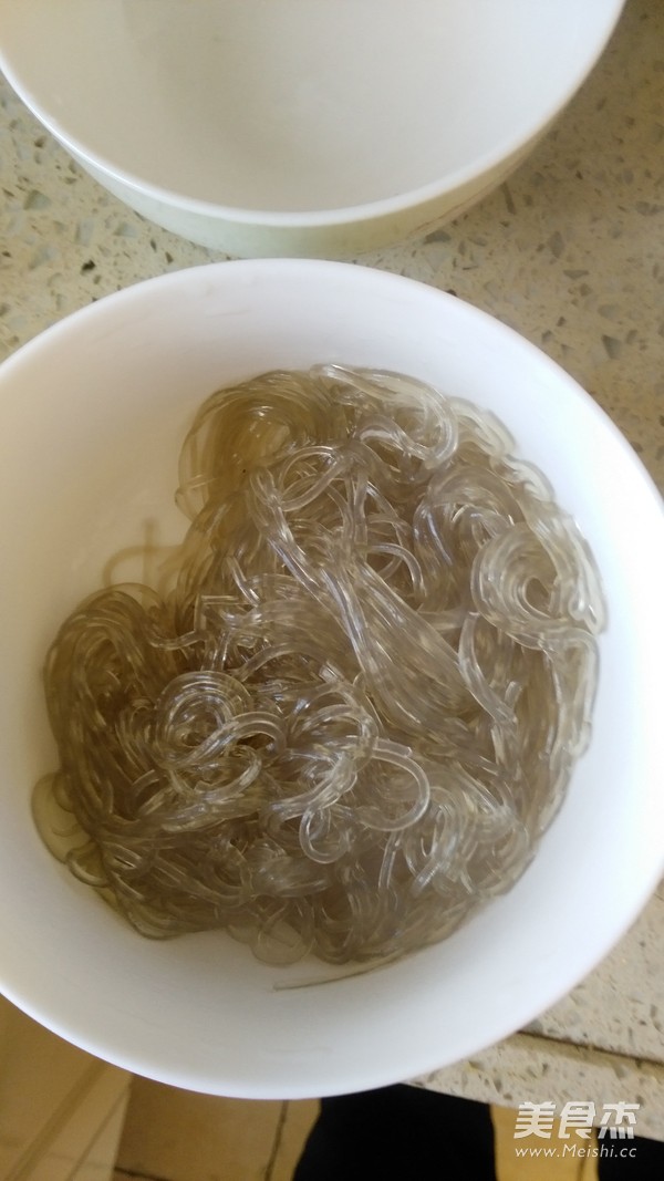 <a href=/shicai/rouqin/NiuNan/index.html target=_blank><u>牛腩</u></a><a href=/shicai/shucai/HongShu/index.html target=_blank><u>红薯</u></a>粉的做法