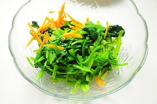 核<a href=/shicai/guopin/Tao/index.html target=_blank><u>桃</u></a><a href=/shicai/shucai/BoCai/index.html target=_blank><u>菠菜</u></a>塔