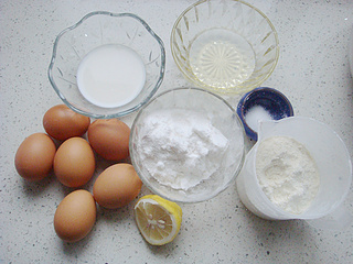 六寸中空海绵蛋糕