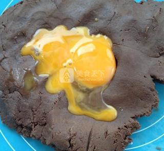 <a href=/shicai/mimian/QiaoKeLi/index.html target=_blank><u>巧克力</u></a>夹心饼干