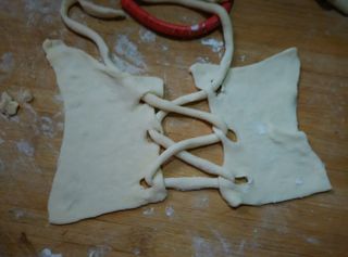 鞋子<a href=/shicai/mimian/MianBao/index.html target=_blank><u>面包</u></a>