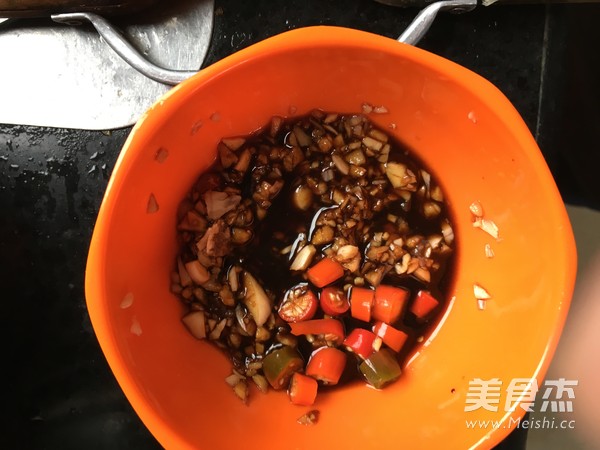 凉拌<a href=/shicai/shuichanpin/HaiDai/index.html target=_blank><u>海带</u></a>丝的做法