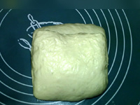 山形<a href=/shicai/mimian/MianBao/index.html target=_blank><u>面包</u></a>