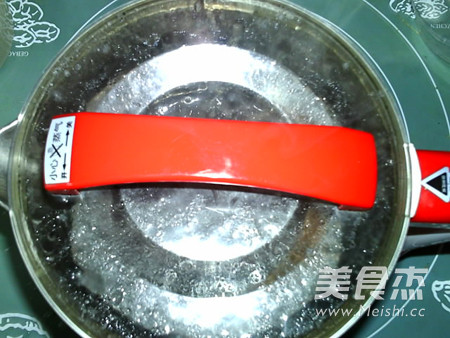 养胃<a href=/shicai/yaoshi/FuLing/index.html target=_blank><u>茯苓</u></a><a href=/shicai/guopin/HeiZhiMa/index.html target=_blank><u>黑<a href=/shicai/guopin/ZhiMa/index.html target=_blank><u>芝麻</u></a></u></a><a href=/shicai/shucai/ShanYao/index.html target=_blank><u>山药</u></a>糊的做法