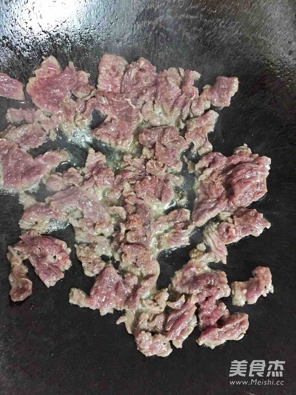 沙茶炒<a href=/shicai/rouqin/NiuRou/index.html target=_blank><u>牛肉</u></a><a href=/shicai/shucai/XiLanHua/index.html target=_blank><u>西兰花</u></a>的做法