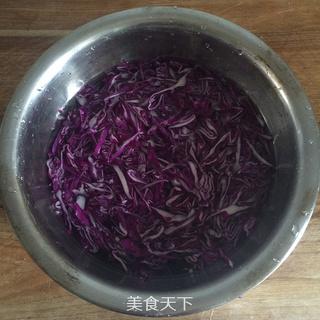 凉拌<a href=/shicai/shucai/ZiGanLan/index.html target=_blank><u>紫甘蓝</u></a>