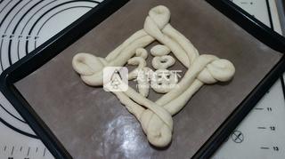 中国福<a href=/shicai/mimian/MianBao/index.html target=_blank><u>面包</u></a>