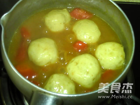 咖喱<a href=/shicai/shuichanpin/YuWan/index.html target=_blank><u>鱼丸</u></a>的做法