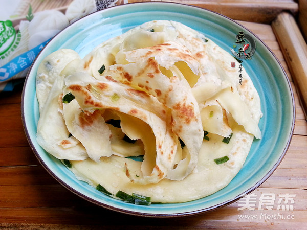 #香雪面粉#手撕<a href=/shicai/diaoweipin/CongYou/index.html target=_blank><u>葱油</u></a>饼的做法