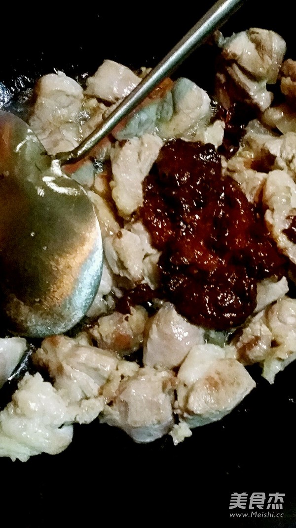 酱焖<a href=/shicai/rouqin/YangRou/index.html target=_blank><u>羊肉</u></a>的做法