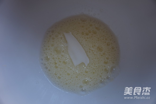 <a href=/shicai/mimian/QiaoKeLi/index.html target=_blank><u>巧克力</u></a>咕咕霍夫蛋糕的做法