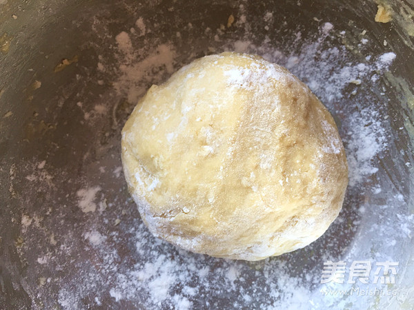 <a href=/shicai/guopin/ManYueMei/index.html target=_blank><u>蔓越莓</u></a>牛轧糖沙琪玛的做法