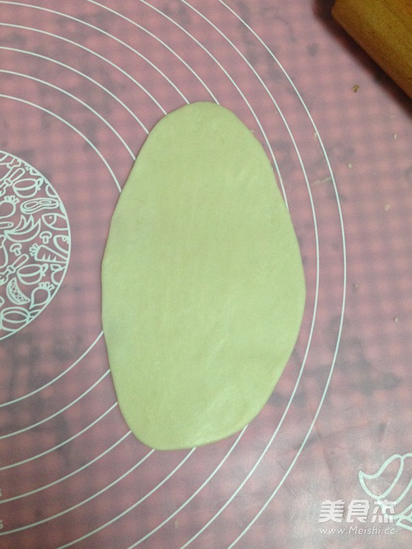 自制<a href=/shicai/mimian/LvDou/index.html target=_blank><u>绿豆</u></a>饼的做法