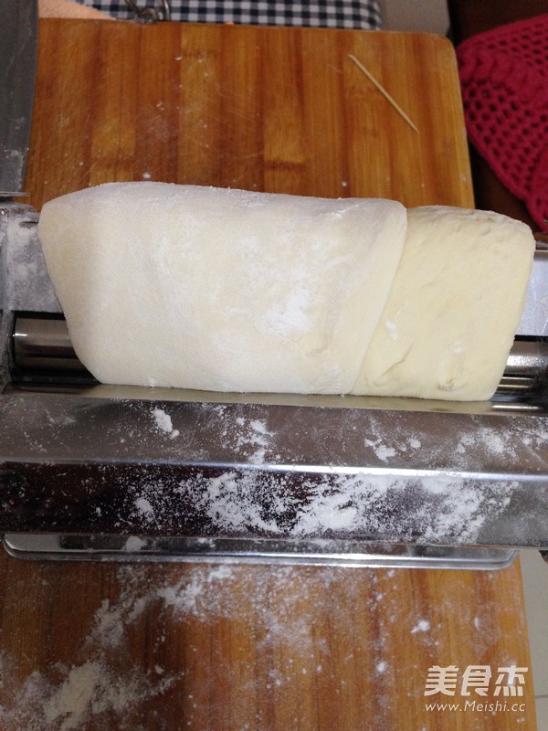 机压<a href=/shicai/mimian/MianTiao/index.html target=_blank><u>面条</u></a>的做法