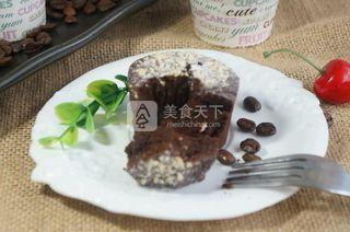 松露黑<a href=/shicai/mimian/QiaoKeLi/index.html target=_blank><u>巧克力</u></a>纸杯蛋糕