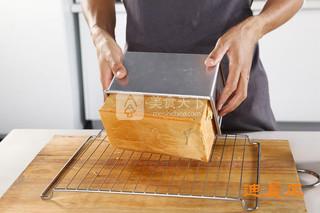 原味<a href=/shicai/mimian/TuSi/index.html target=_blank><u>吐司</u></a>