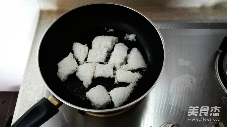 腊肠蛋炒饭的做法