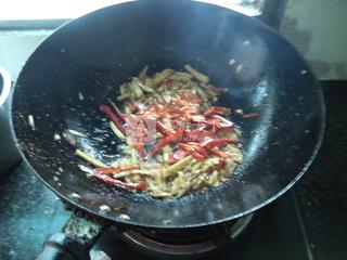 <a href=/shicai/shucai/DongSun/index.html target=_blank><u>冬笋</u></a>炒腊肠