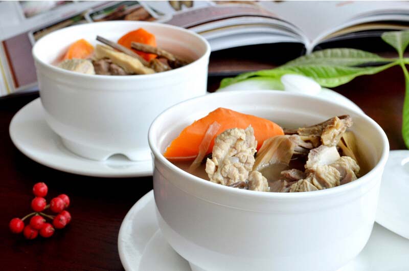 红<a href=/shicai/shucai/LuoBo/index.html target=_blank><u>萝卜</u></a><a href=/shicai/mimian/YuMi/index.html target=_blank><u>玉米</u></a><a href=/shicai/rouqin/PaiGu/index.html target=_blank><u>排骨</u></a>汤1