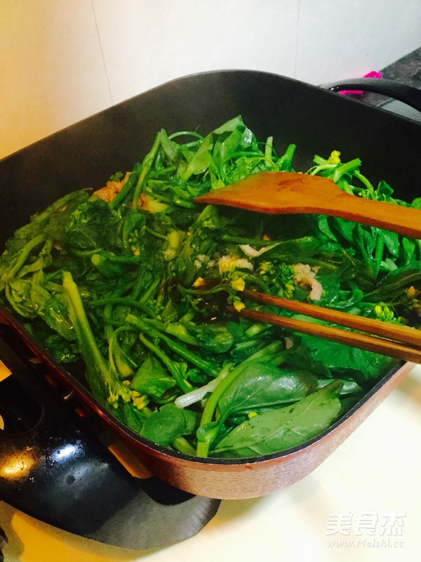 瘦肉炒<a href=/shicai/shucai/CaiXin/index.html target=_blank><u>菜心</u></a>的做法