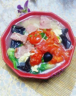 <a href=/shicai/shucai/XiHongShi/index.html target=_blank><u>西红柿</u></a><a href=/shicai/rouqin/PeiGen/index.html target=_blank><u>培根</u></a>什锦面