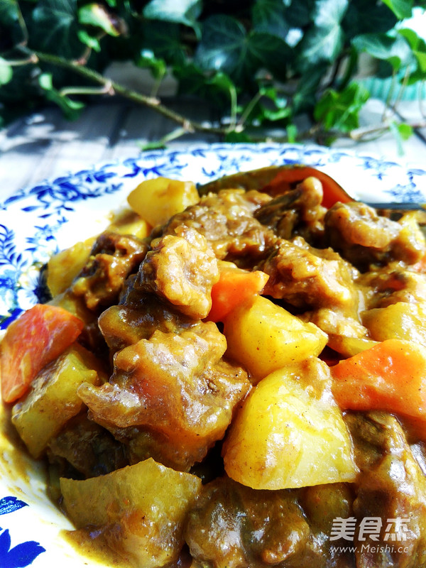 香浓咖喱<a href=/shicai/shucai/TuDou/index.html target=_blank><u>土豆</u></a><a href=/shicai/rouqin/NiuNan/index.html target=_blank><u>牛腩</u></a>的做法