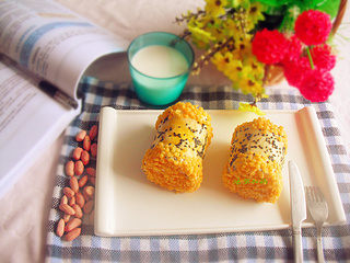 椰蓉<a href=/shicai/mimian/YuMi/index.html target=_blank><u>玉米</u></a>片<a href=/shicai/mimian/MianBao/index.html target=_blank><u>面包</u></a>卷