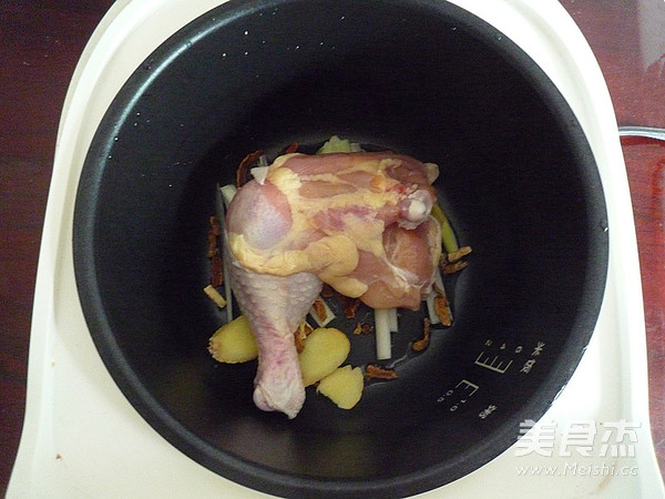 陈皮豉油<a href=/shicai/rouqin/JiTui/index.html target=_blank><u>鸡腿</u></a>(电饭锅版)的做法