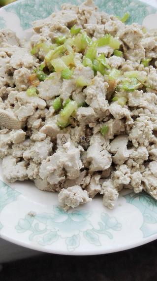 小葱拌<a href=/shicai/mimian/DouFu/index.html target=_blank><u>豆腐</u></a>