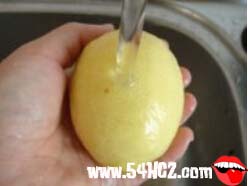 <a href=/shicai/guopin/NingMeng/index.html target=_blank><u>柠檬</u></a>水的做法2